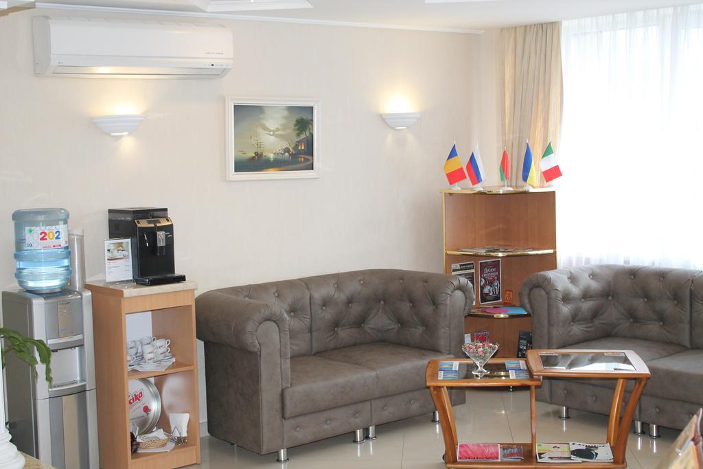 Paradise Hotel Gomel Eksteriør billede